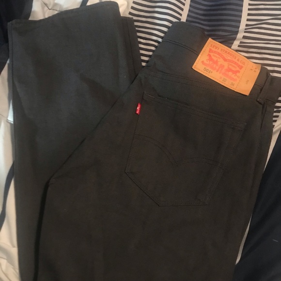 Levi’s - Picture 3 of 3